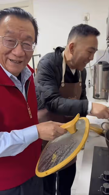 楊議親赴北京看望二哥侯耀華,親自下廚顯親密,二人和好如初