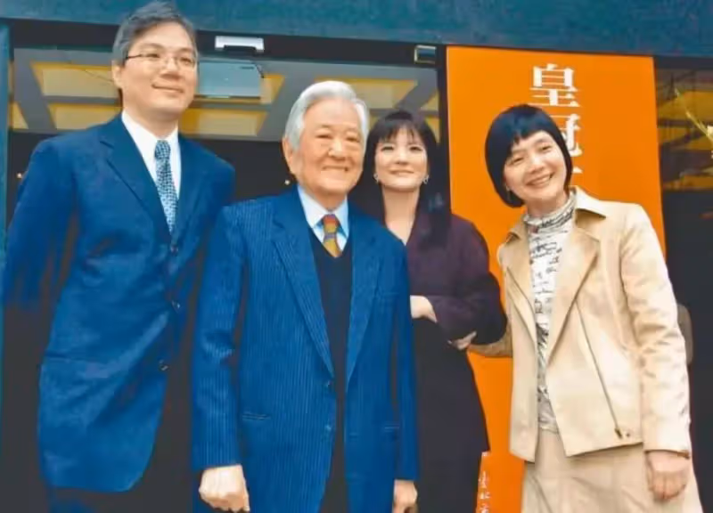 瓊瑤第一任丈夫慶筠近況!棄筆當上班族再婚育有二子,92歲仍健在