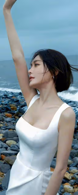 當紅女星秦嵐各類靚麗寫真！膚白貌美魔鬼身材性感火辣