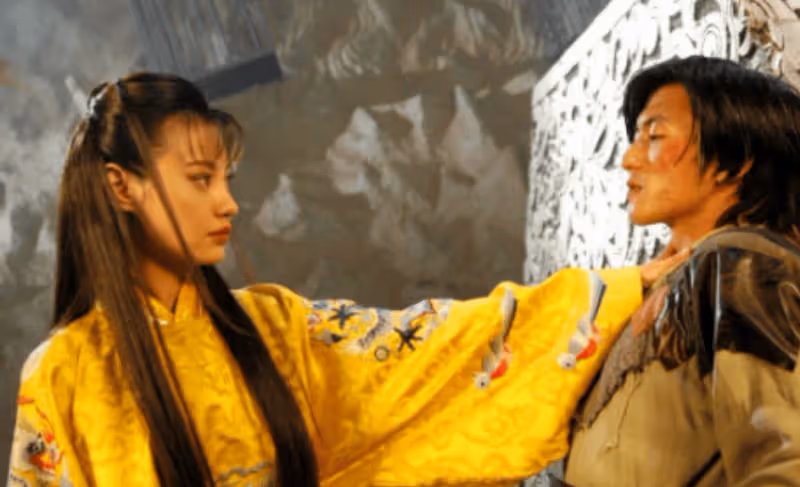 美艷惡女「江玉燕」楊雪:嫁平平無奇男,當紅時生女息影,如今怎麼樣了?