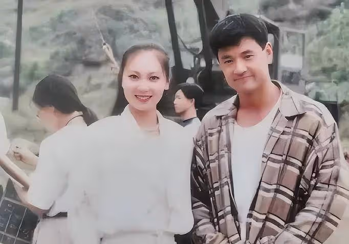 他比李連杰更能打,出道36年零緋聞,身家過億卻娶了一位「丑妻」