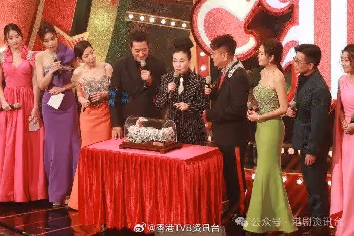 黎耀祥自薦做演唱會嘉賓!胡定欣直言角色同台慶「7」字有玄機