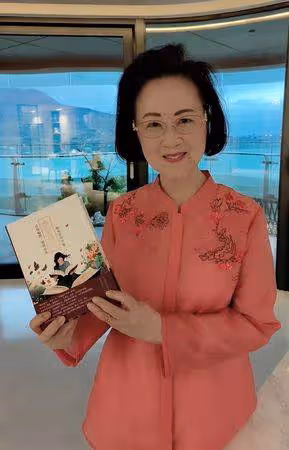 林心如全程送別瓊瑤「與家屬站第一排」 上陽明山花葬快步離開
