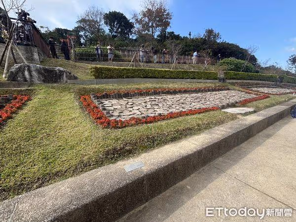 林心如全程送別瓊瑤「與家屬站第一排」 上陽明山花葬快步離開