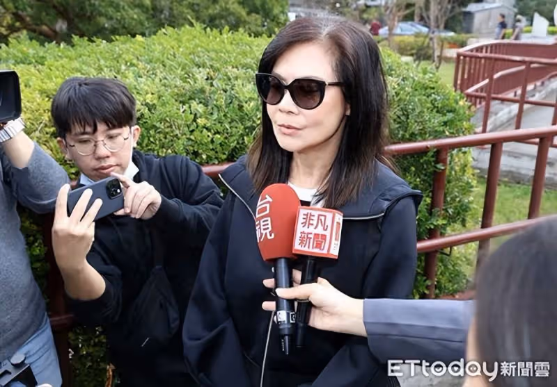 瓊瑤花葬羽化成仙 俞小凡等藝人現身祝福回到平先生身邊