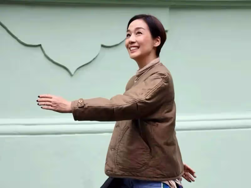魔咒?TVB視後江美儀兩年無劇可拍,用綜藝抵劇債,明年合約將到期