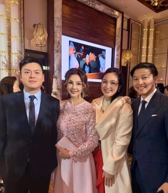 恭喜!周大福鄭家三公子大婚,謝玲玲到場祝賀,郎才女貌好登對