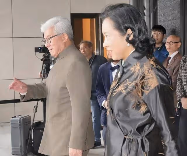 恭喜!香港知名富三代結婚,在家族酒店辦婚禮,劉鑾雄坐輪椅現身