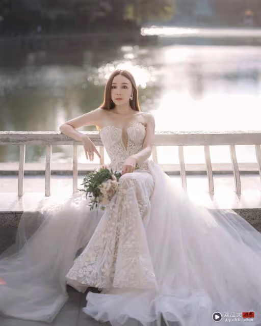 34歲女星超透視雪白禮服「前V開岔全空」酥胸全泄！網辣到不敢直視