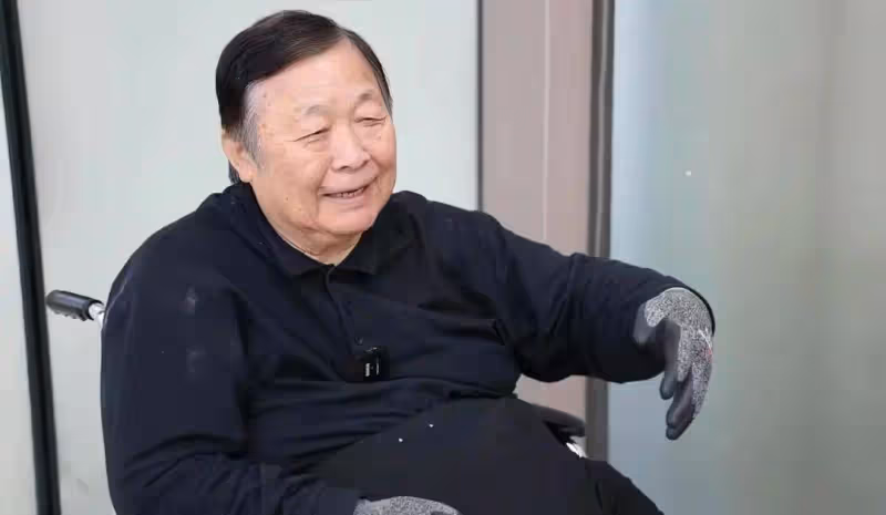 沒錢治病等自愈!TVB老戲骨秦煌雙腳腫脹發黑,一月內兩次跌倒