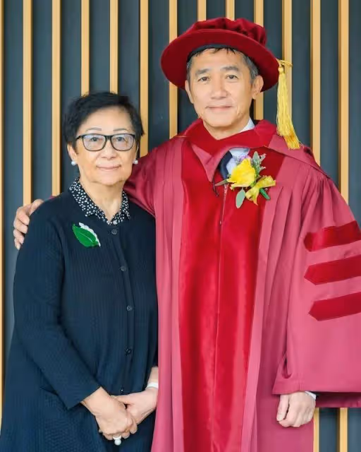 娛記查小欣公開梁朝偉求婚細節,現場照片丟失,蘭花戒指定終身