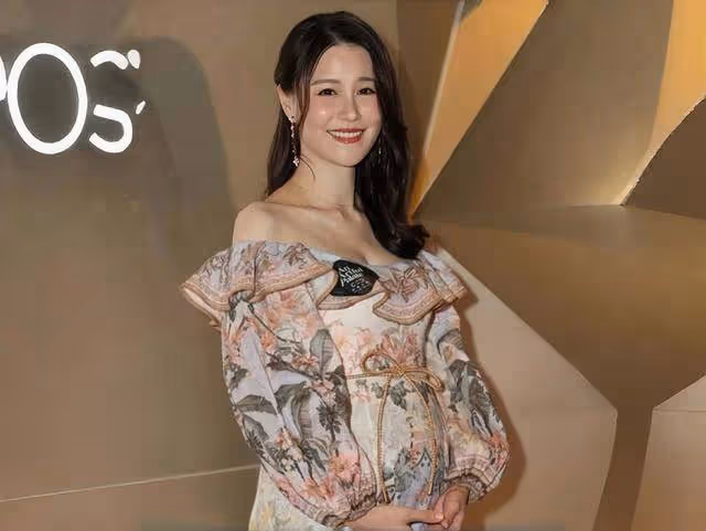 TVB知名女星宣布懷孕後首露面,光彩照人越髮漂亮,預產期在蛇年