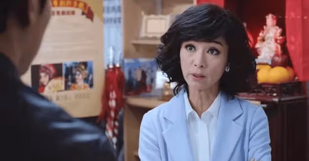 被成龍暗戀8年,被人騙錢騙情,69歲未婚未育的她,如今怎樣了?