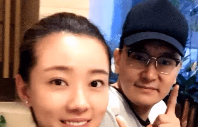 她曾是趙本山的乾女兒,經歷了爆紅、緋聞、沉寂,最終選擇了另一種人生!