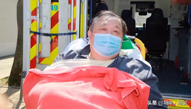 曝78歲港星秦煌兩次跌倒入院！雙腿發黑嚴重，沒錢治療卻因禍得福