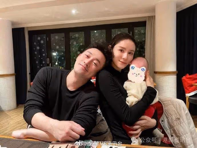 林峯拍聖誕特輯食叉燒飯穿越時空 重返舊地細嚐港味