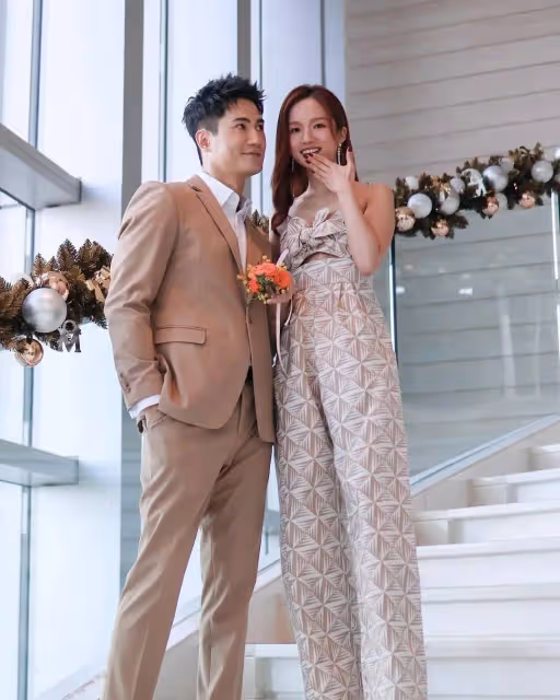29歲港姐小花大曬大露背洞穴婚照！明年與TVB男星舉行婚禮！男友出生富裕拍劇不少！