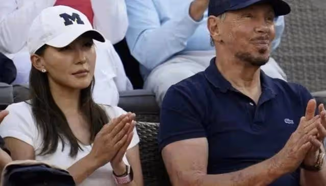 東北女孩俘獲80歲千億大佬芳心,二人年齡相差近50歲,鄧文迪第二