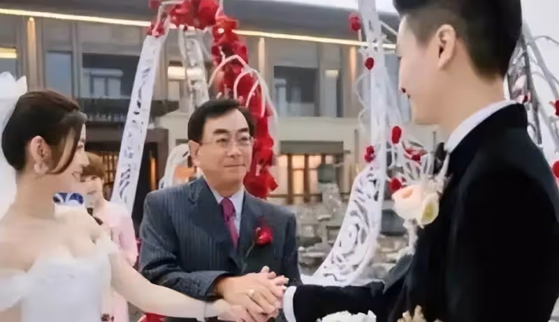 岳父去世,陳曉未戴婚戒現身杭州,與陳妍希婚變再登熱搜