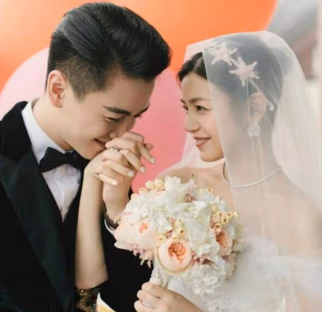 岳父去世,陳曉未戴婚戒現身杭州,與陳妍希婚變再登熱搜