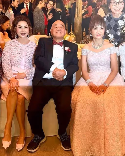 富豪鄭裕彤孫子大婚,77歲鄭家純難得露臉,與太太葉美卿罕見同框
