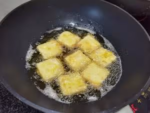 爆汁香煎豆腐