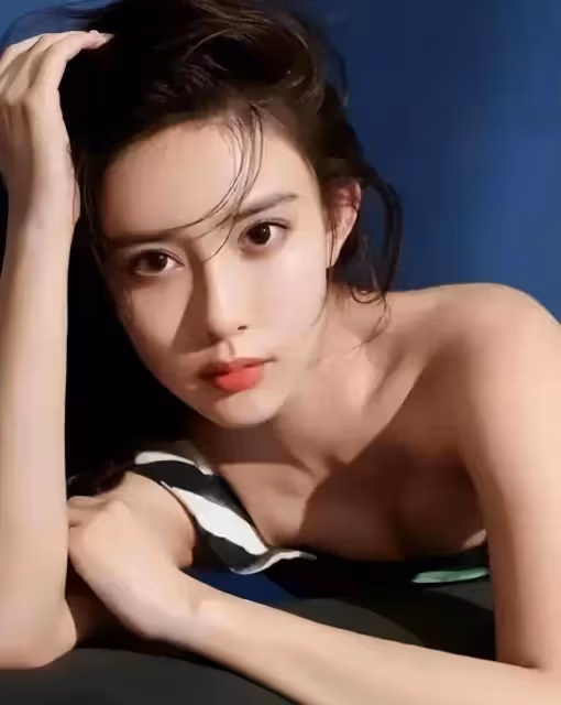當紅女星孟子義各類靚麗寫真!膚白貌美魔鬼身材性感火辣