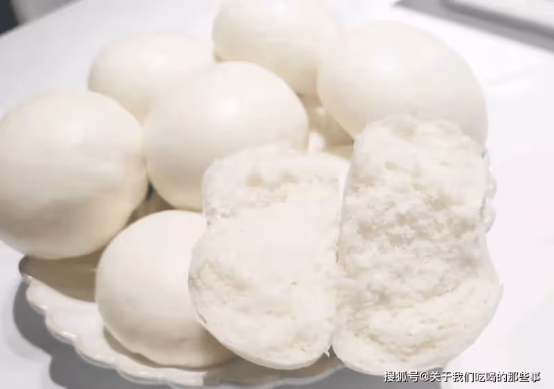 蒸饅頭,冷水熱水區別大,牢牢記住4點竅門,饅頭暄軟不塌又香甜