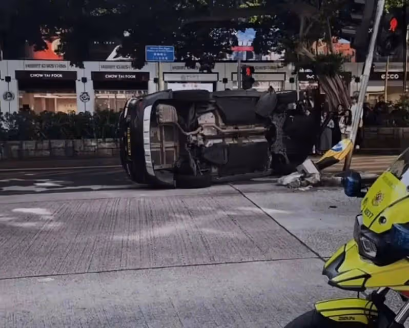 突發!香港女星江若琳發生車禍緊急送醫,駕駛車輛發生側翻