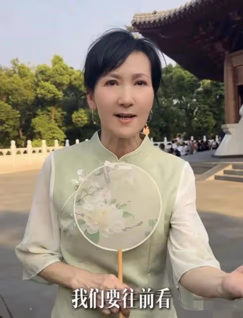 「最美小青」與老搭檔合體拍片引回憶,曾被插足婚姻而導致流產