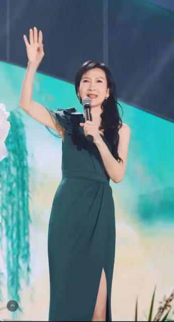「最美小青」與老搭檔合體拍片引回憶,曾被插足婚姻而導致流產