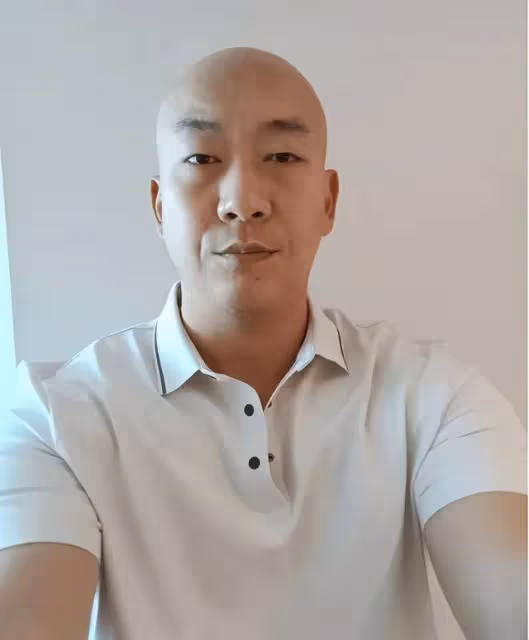 TVB御用惡人李嘉疑誤用禁藥險致雙眼失明,上個月剛剛榮升准爸爸