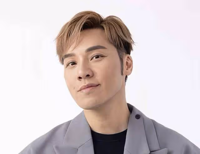 香港知名男星為同性愛人慶生,兩人越來越年輕,相愛16年感情穩定