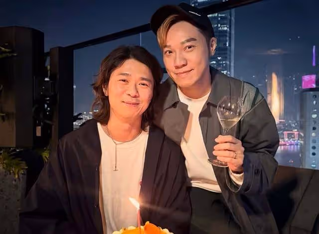 香港知名男星為同性愛人慶生,兩人越來越年輕,相愛16年感情穩定