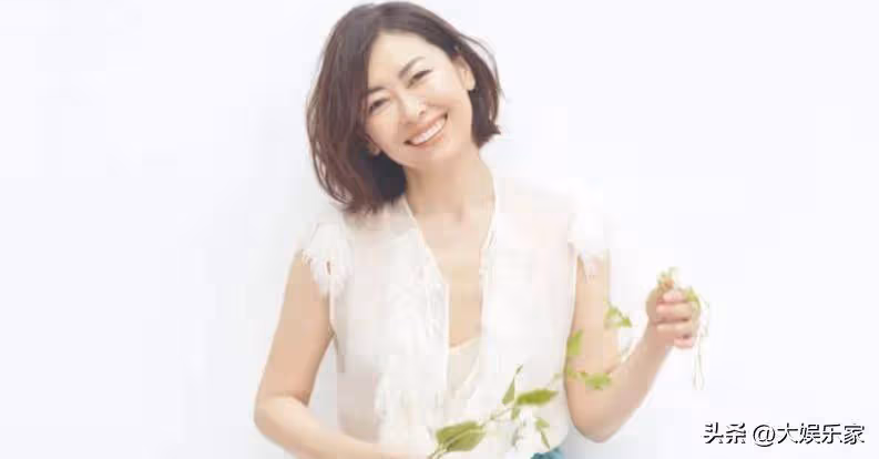 中山美穗終於與心愛的兒子團聚！妹妹在她羽化前，看著她側臉入睡
