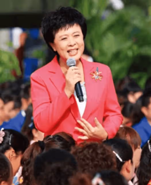 80年代央視最紅主持人,晚年患上精神疾病,如今70歲的她怎麼樣了