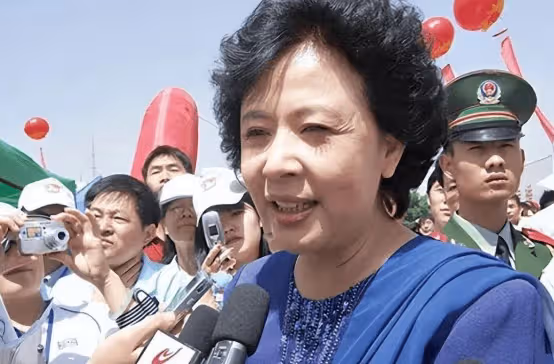 80年代央視最紅主持人,晚年患上精神疾病,如今70歲的她怎麼樣了