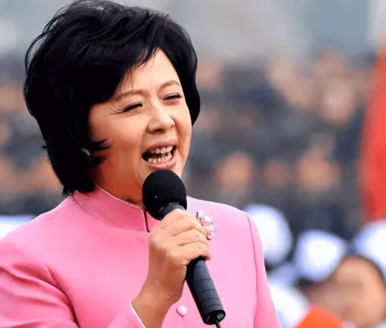 80年代央視最紅主持人,晚年患上精神疾病,如今70歲的她怎麼樣了