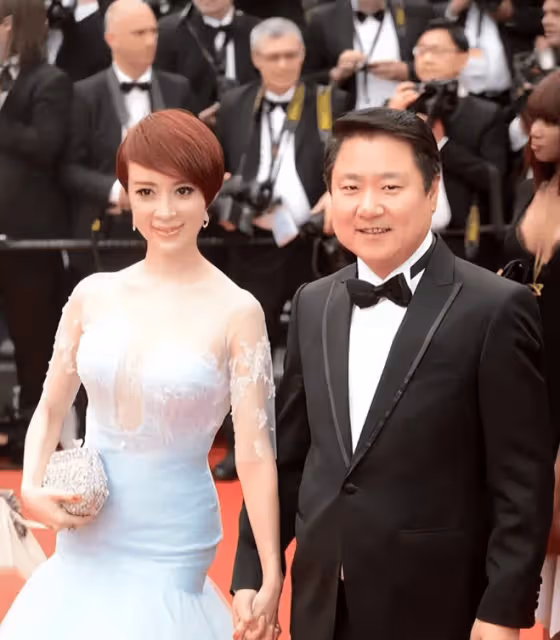 最美孔雀公主金巧巧被曝離婚!丈夫被暗指出軌,江疏影也捲入其中