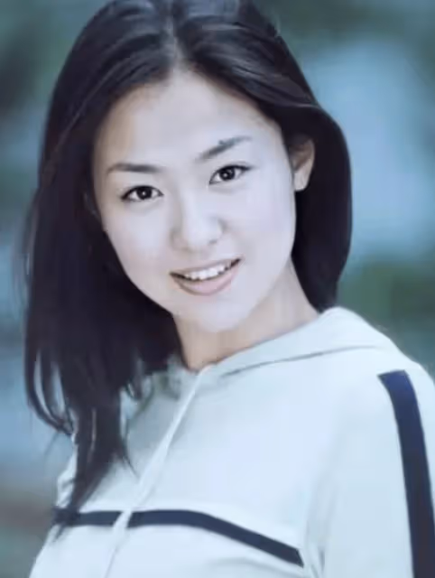 她是張國立的「夢中情人」，拿200萬向聶遠求婚被拒，如今嫁外交官家庭幸福
