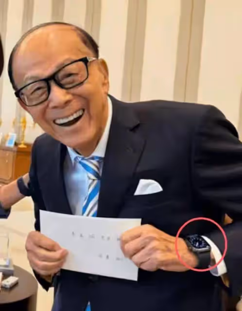 96歲李嘉誠會見知名女科學家,盛裝打扮超興奮,和周凱旋罕見合體