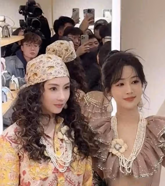 44歲張柏芝和32歲楊紫同框,頂級骨相和皮相美的區別出來了