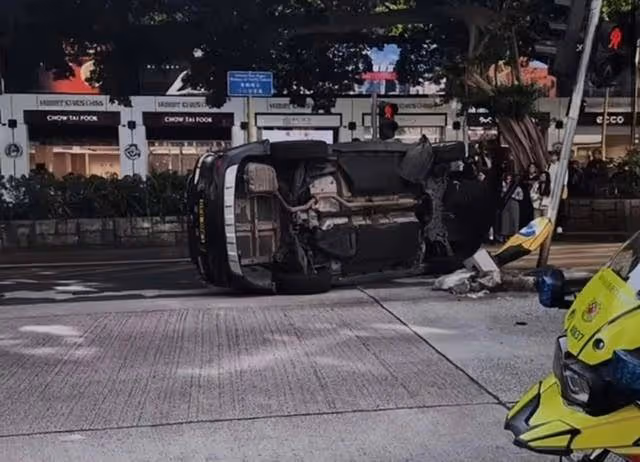 香港知名女星發生車禍緊急送醫，駕駛車輛發生側翻