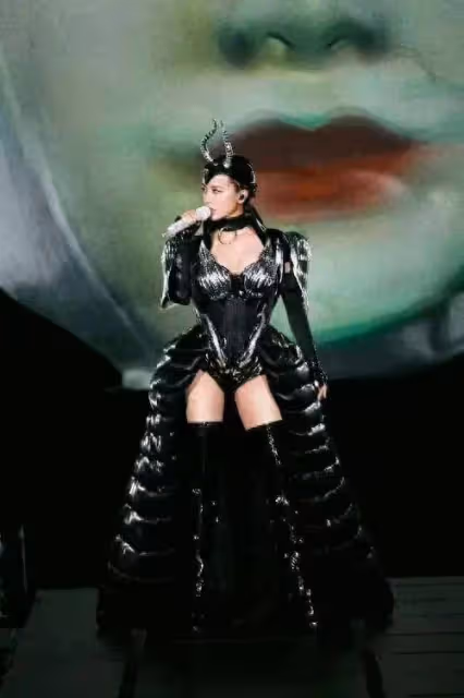 蔡依林演唱會的各類大膽美圖!她魔鬼身材太性感火辣