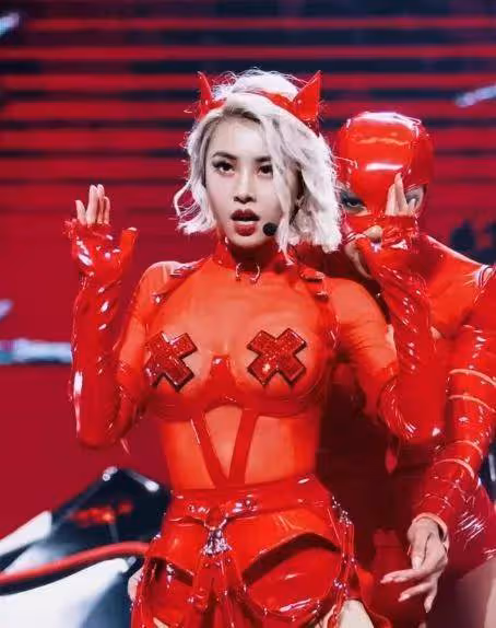 蔡依林演唱會的各類大膽美圖!她魔鬼身材太性感火辣