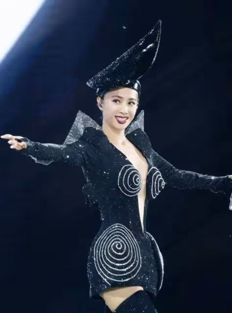 蔡依林演唱會的各類大膽美圖!她魔鬼身材太性感火辣