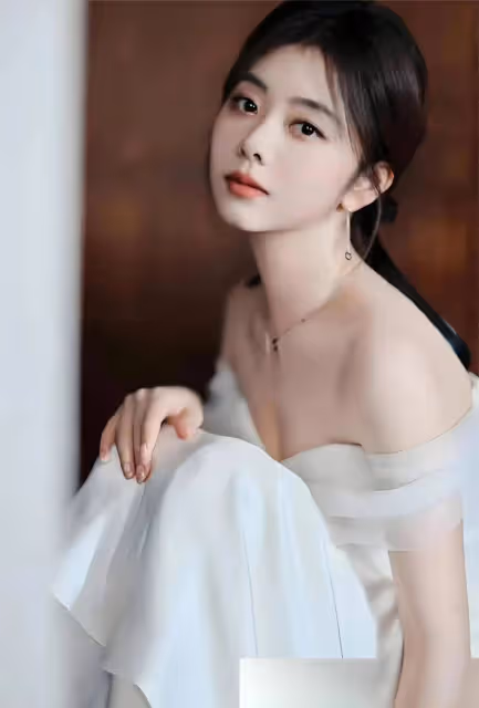 譚松韻靚麗寫真露出事業線!膚白貌美大長腿性感撩人