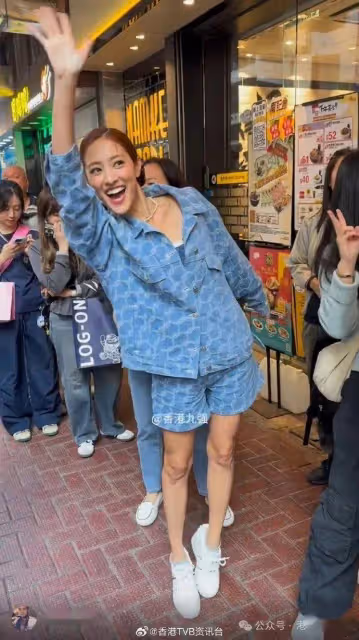 最靚港姐冠軍人妻支持視後新店街頭拍短片!竟被網民狠批浮誇好假