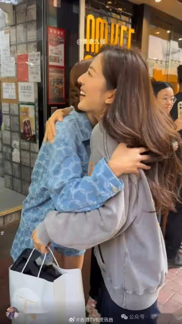 最靚港姐冠軍人妻支持視後新店街頭拍短片!竟被網民狠批浮誇好假