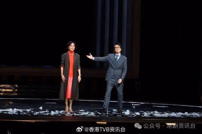 黃子華劉嘉玲演舞台劇獲群星到賀!巨星花籃塞滿場 陣容勁過頒獎禮